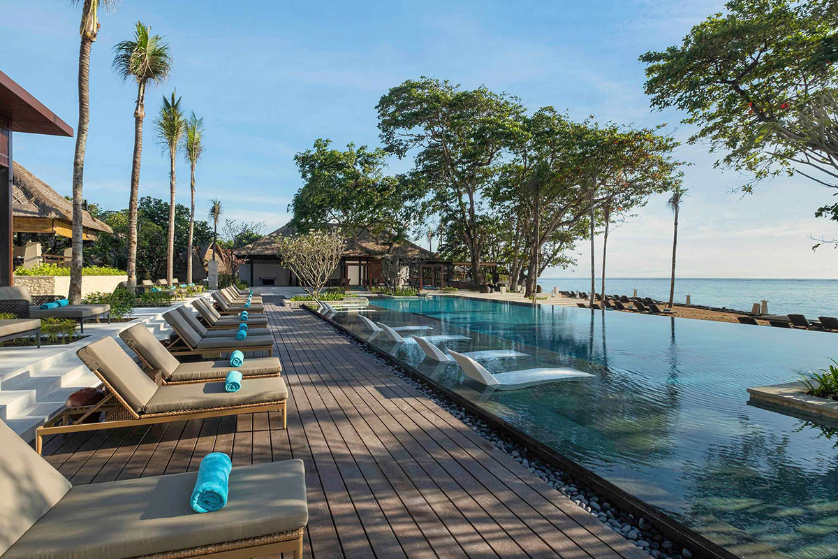 The Ritz-Carlton Jakarta, Mega Kuningan